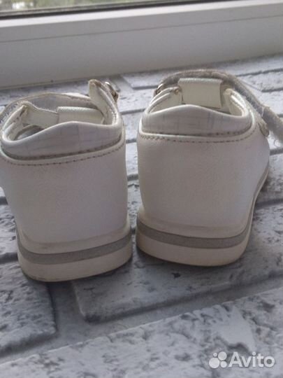 Сандалии детские 21 размер