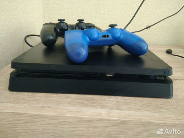 Sony PS4 slim 1tb + 2 джойстика