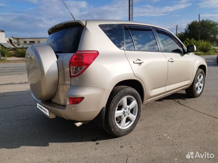 Toyota RAV4 2.0 AT, 2006, 203 000 км