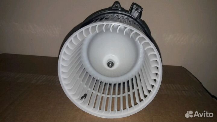 Моторчик отопителя Honda Civic 5D 06-12