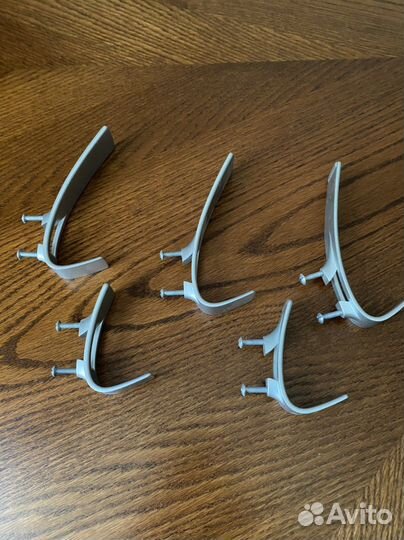 Крючки для одежды, вешалки
