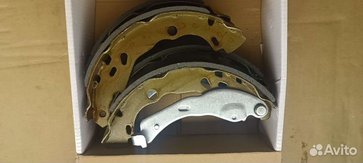 Два комплекта тормозных на Рено логан