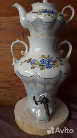 Фарфоровый чайник