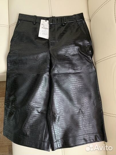 Кожаные шорты бермуды Zara