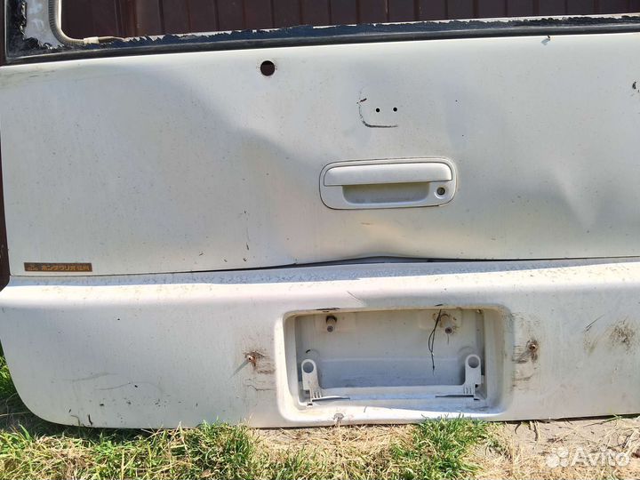 Дверь багажника Honda Stepwgn RF1