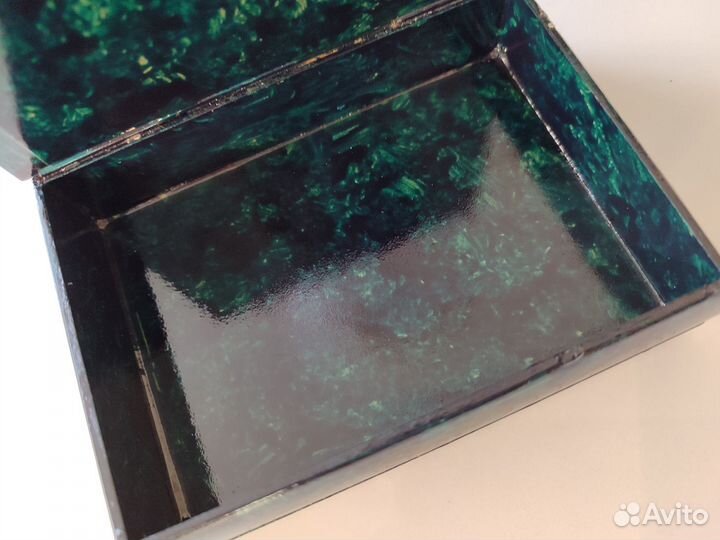 Деревянная шкатулка