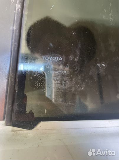 Toyota Land Cruiser 200 Форточка задней двери