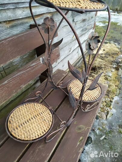 Подставка для цветов напольная металлическая