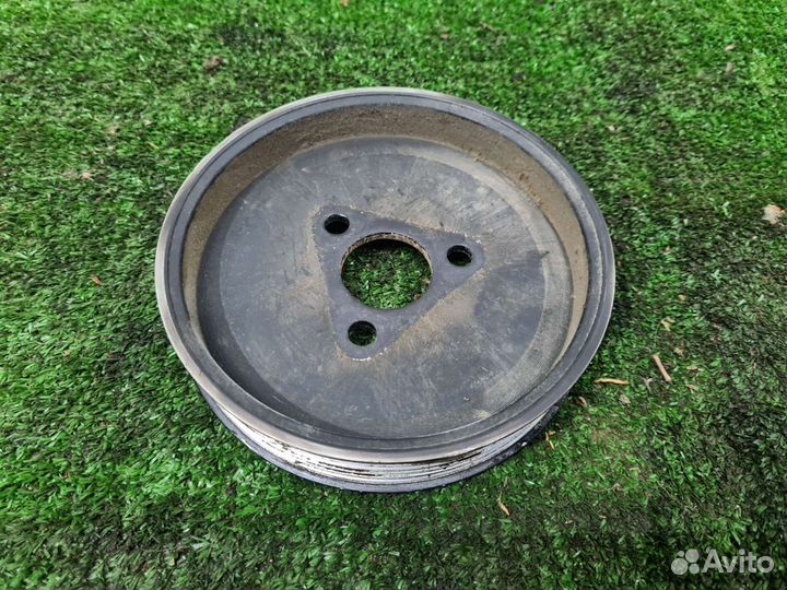 Шкив насоса гур VW Туарег 4.2 бензин AXQ