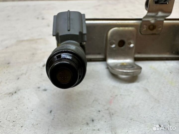 Топливная рампа (рейка) в сборе задняя Honda