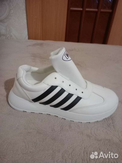 Кроссовки женские 39 новые