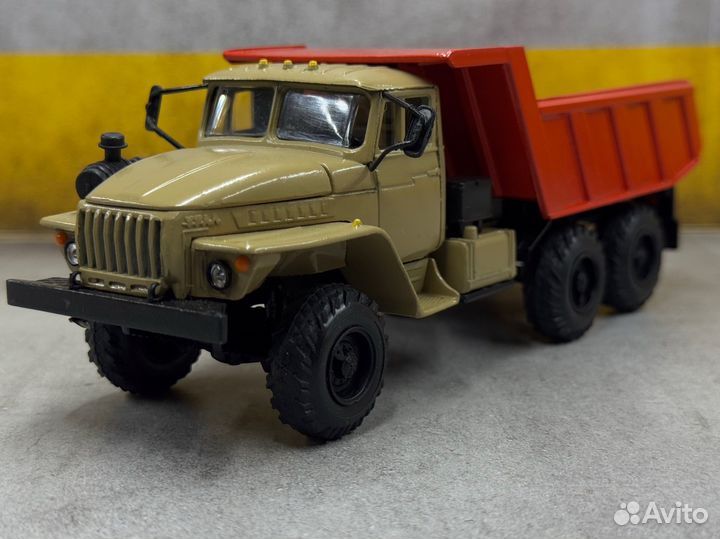 Модель урал 55571 1/43 элекон