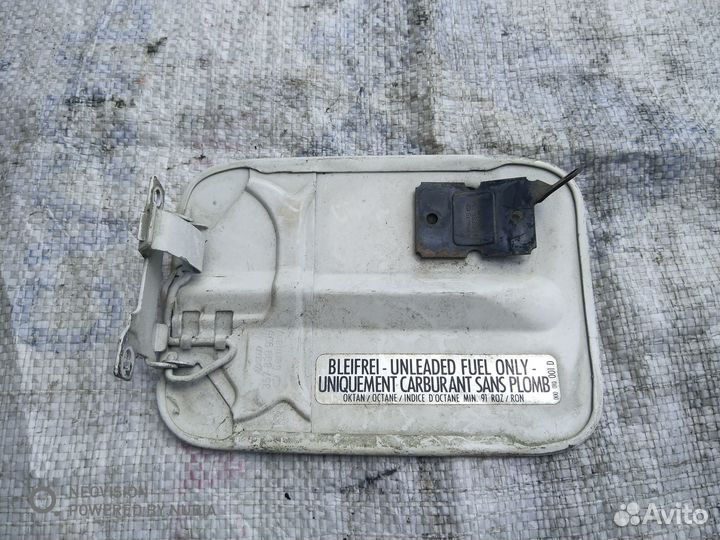 Лючок бензобака Фольксваген Пассат Б3