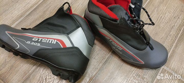 Лыжные ботинки 39 размер nnn