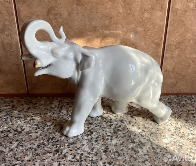 Статуэтка Фарфоровый слон лфз