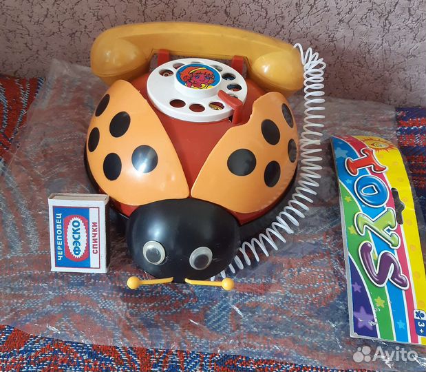 Игрушки новые. Конструктор, телефон, львёнок