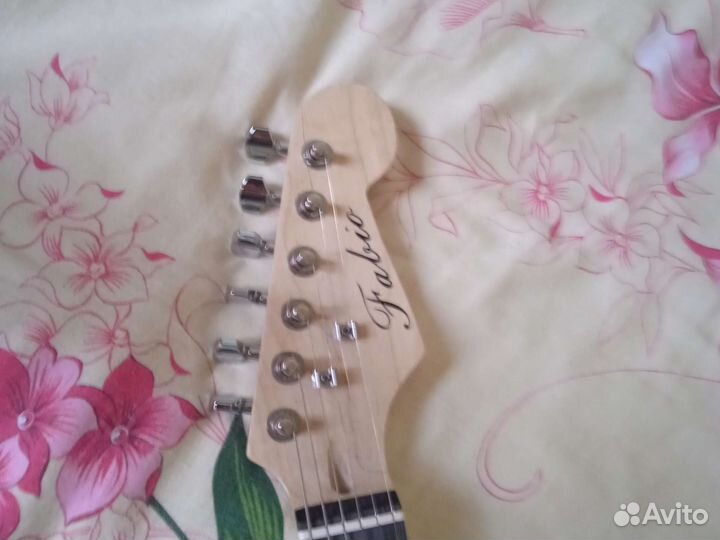 Электрогитара