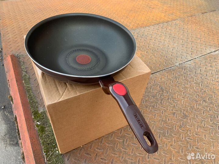 Tefal Сковорода вок 8211912 Вок Comfort Touch 28см