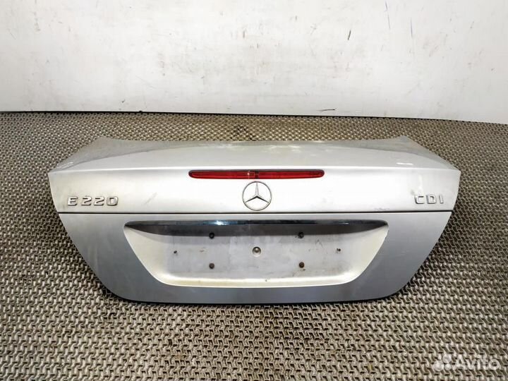 Крышка (дверь) багажника Mercedes-Benz E-Класс