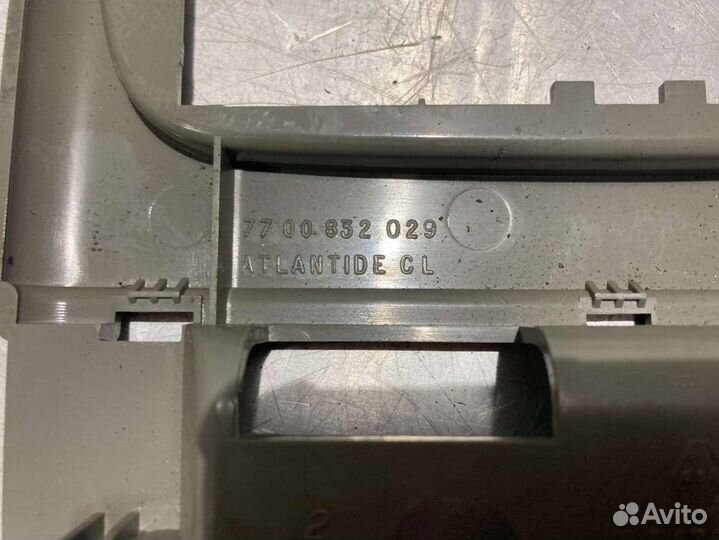 Фонарь салона (плафон) renault scenic 1 7700835151