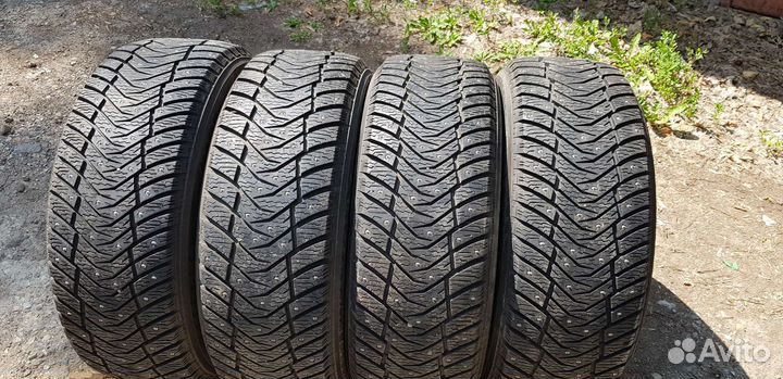 Yokohama Ice Guard IG65 215/55 R17