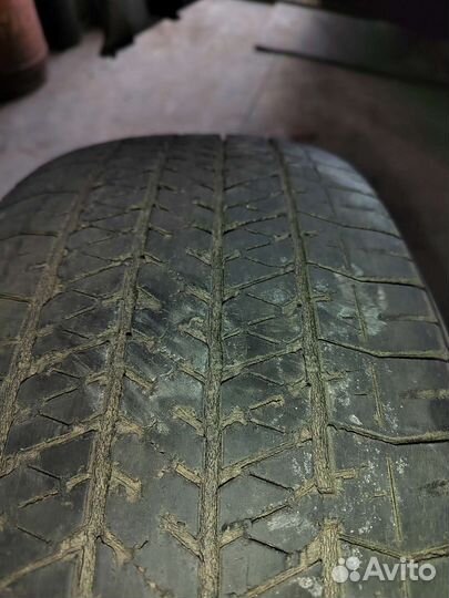 Bridgestone Dueler H/T 684II 265/65 R17