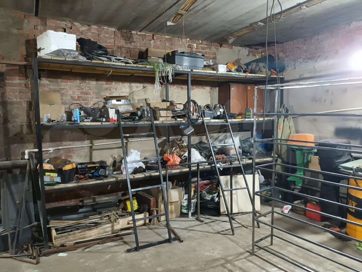 Гараж, > 30 м²