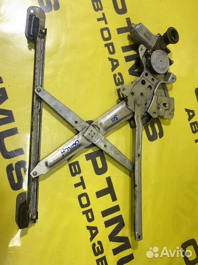 Стеклоподъемник задний левый Toyota Voxy