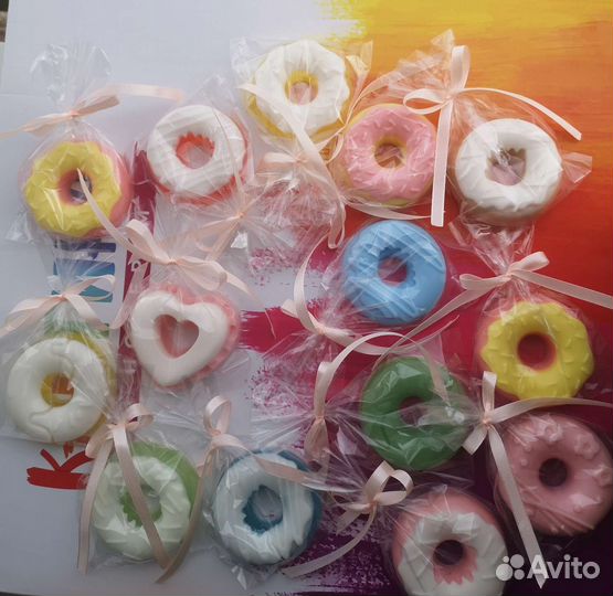 Подорочное мыло ручной работы пончики