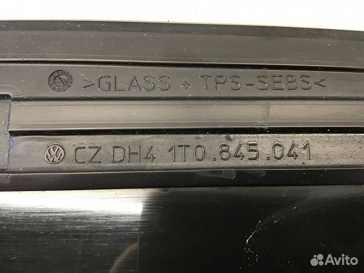 Стекло кузовное глухое левое VW Touran 2010-2016