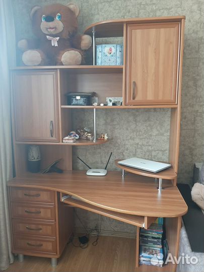 Продам компьютерный стол