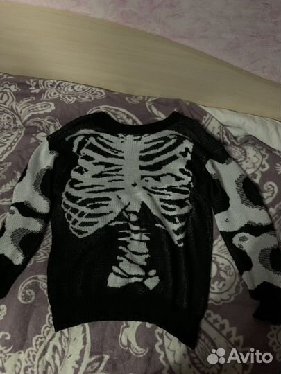 Свитер bones