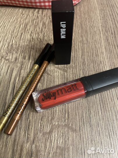 Карандаши Nyx, помады