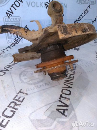 Кулак поворотный передний правый Ваз 2107 2010