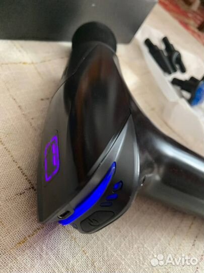 Перкуссионный массажер-пистолет