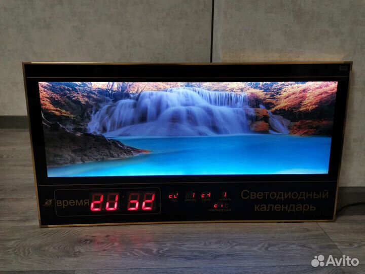 Картина с подсветкой, часами, календарем
