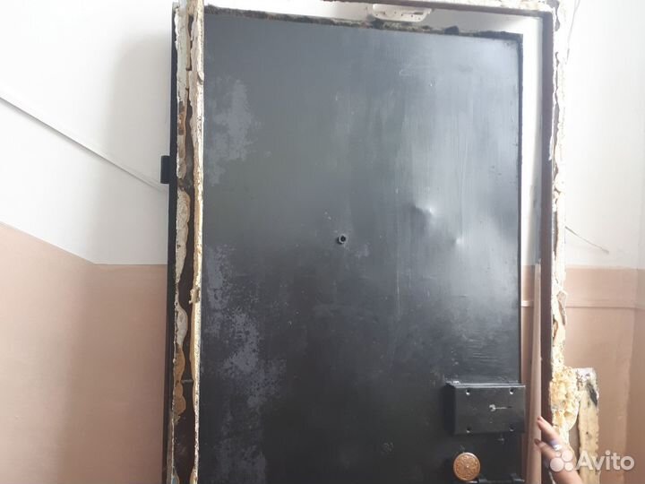 Дверь входная металлическая