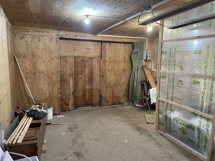 Гараж, > 30 м²