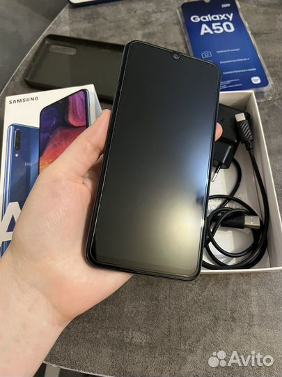 Samsung Galaxy A50, 4/64 ГБ