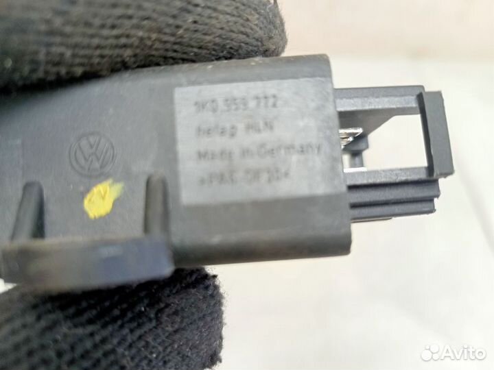 Блок управления подогревом сидений 1K0959772