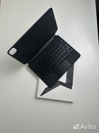 Клавиатура Magic Keyboard iPad Pro 11