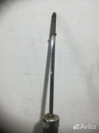 Амортизатор задний задний Toyota Auris 1