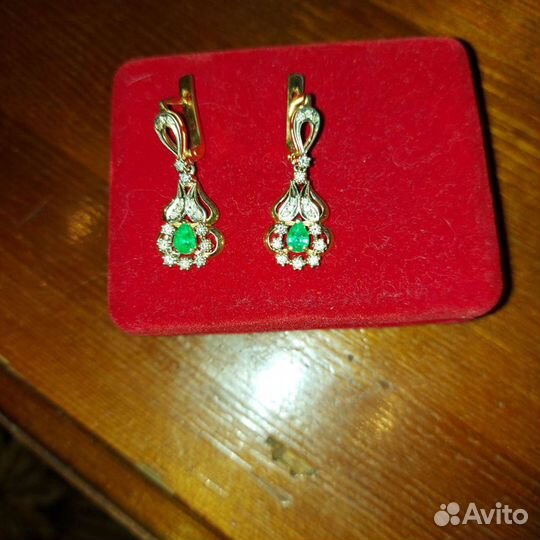 Серьги бриллиантовые с изум