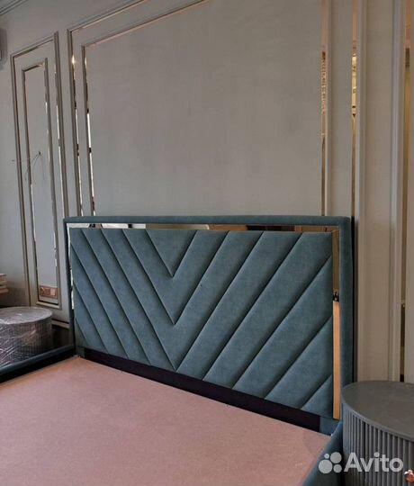 Двухспальная кровать от производителя