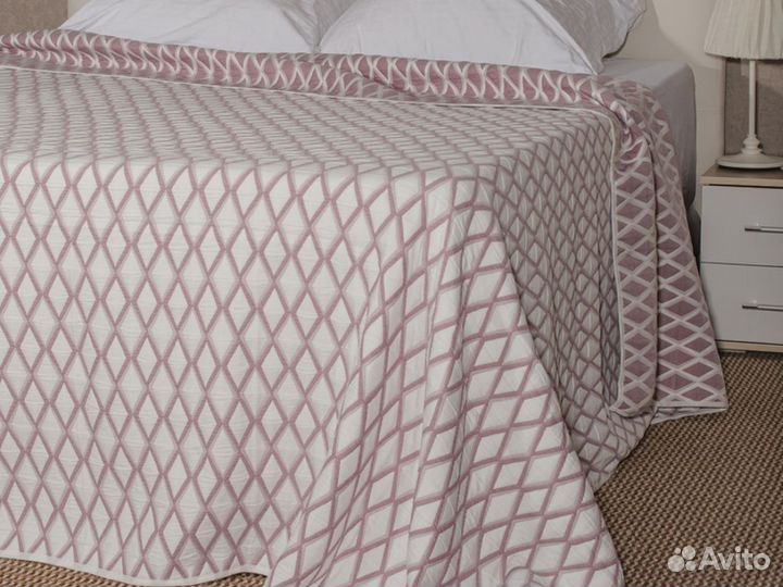 Легкое двустороннее Покрывало с орнаментом