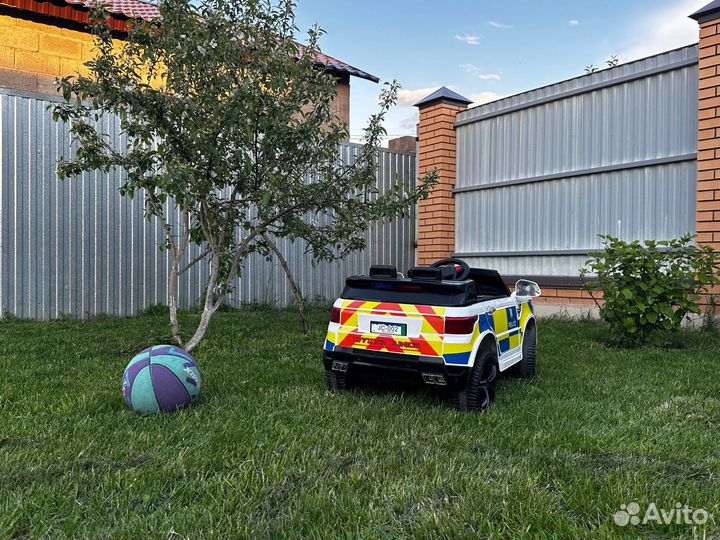 Детский электромобиль Land Rover полицейский