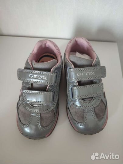 Кроссовки для девочки geox