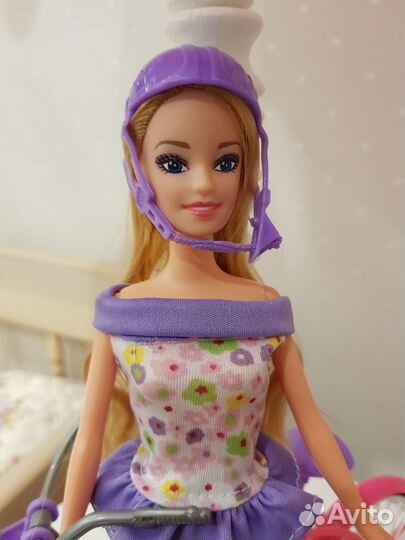 Барби с велосипедом