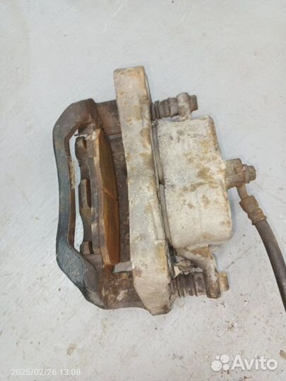 Суппорт тормозной передний правый Nissan Murano