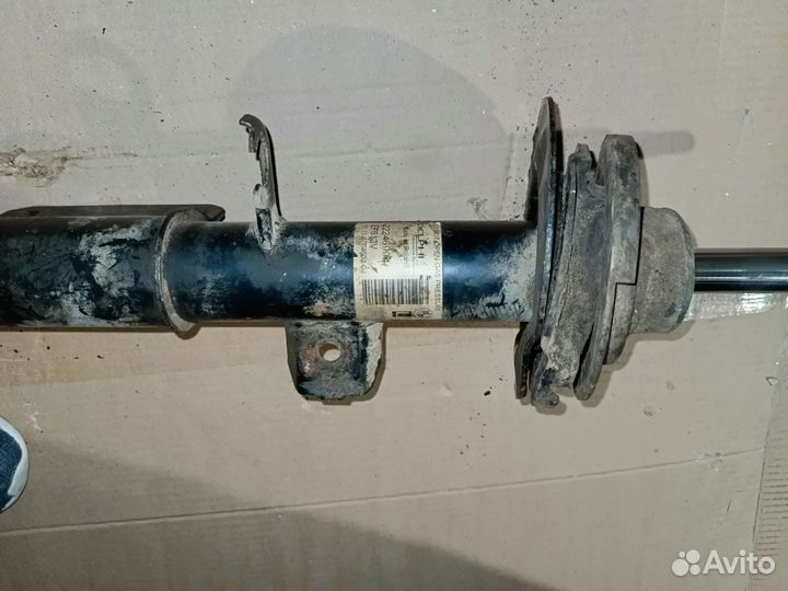 Амортизатор передний лёвый BMW x5 e53 рестайл